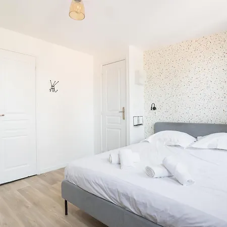 S&k Grande Rue - Chambre Spacieuse Et Sdb Privee - Netflix Et Cuisine * 루베
