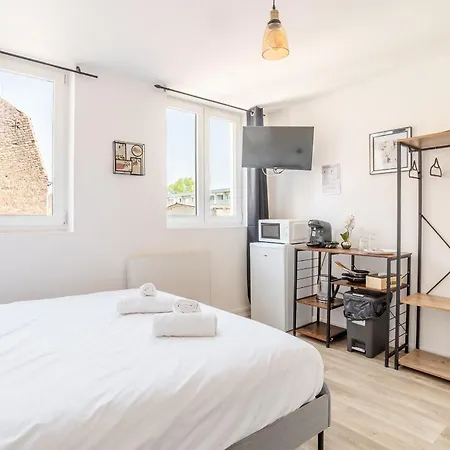 S&k Grande Rue - Chambre Spacieuse Et Sdb Privee - Netflix Et Cuisine 아파트 루베