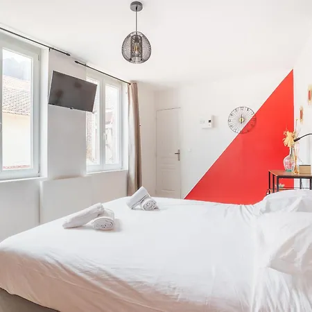 S&k Grande Rue - Chambre Spacieuse Et Sdb Privee - Netflix Et Cuisine 아파트 루베